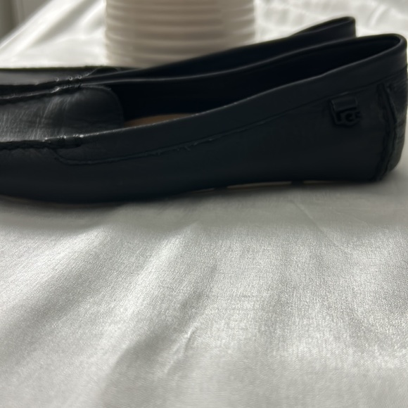 UGG women’s moccasins black leather size 8.5 - Picture 3 of 8